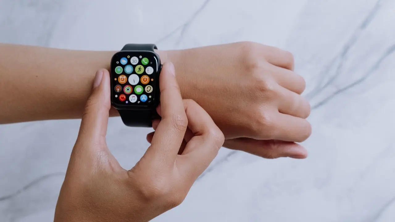 Study Ungkap Apple Watch Terbukti Lebih Cepat Deteksi Gangguan Irama Jantung