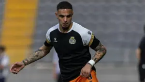 Tembus Rp 13 Miliar! Layvin Kurzawa Bakal Jadi Pemain Termahal Kedua di Persib Setelah Thom Haye