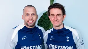 Tottenham Hotspur Didesak Pecat Thomas Frank, Jamie O’Hara Dorong Xabi Alonso
