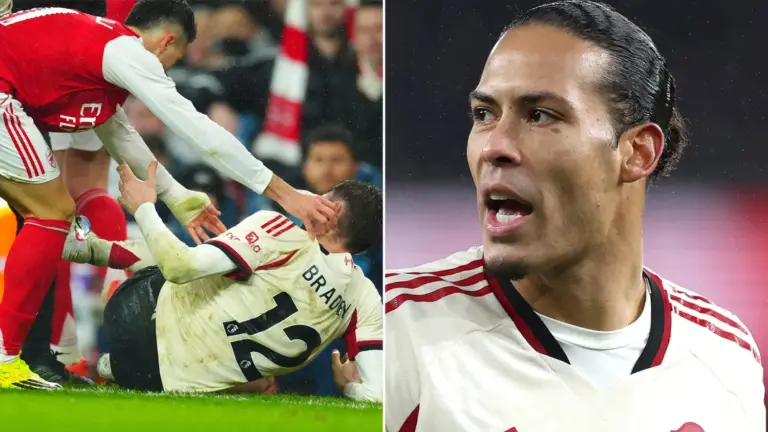 Van Dijk Kecam Aksi Martinelli Dorong Bradley: Seluruh Penggawa Liverpool Marah di Emirates Van Dijk Kecam Aksi Martinelli Dorong Bradley: Seluruh Penggawa Liverpool Marah di Emirates