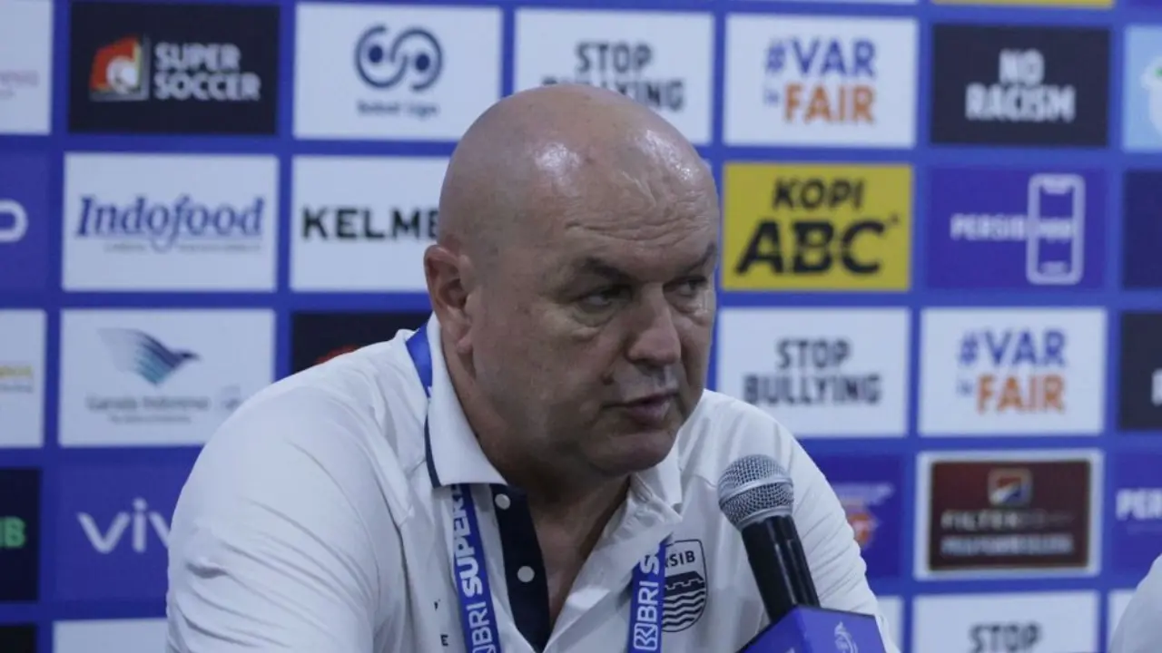 Bursa Transfer Bojan Hodak Konfirmasi Perburuan Pemain Baru Persib Dimulai