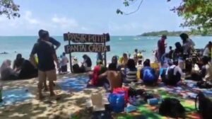 Cuaca Ekstrem Picu Penurunan Kunjungan Wisata Pantai Carita Saat Nataru 2026