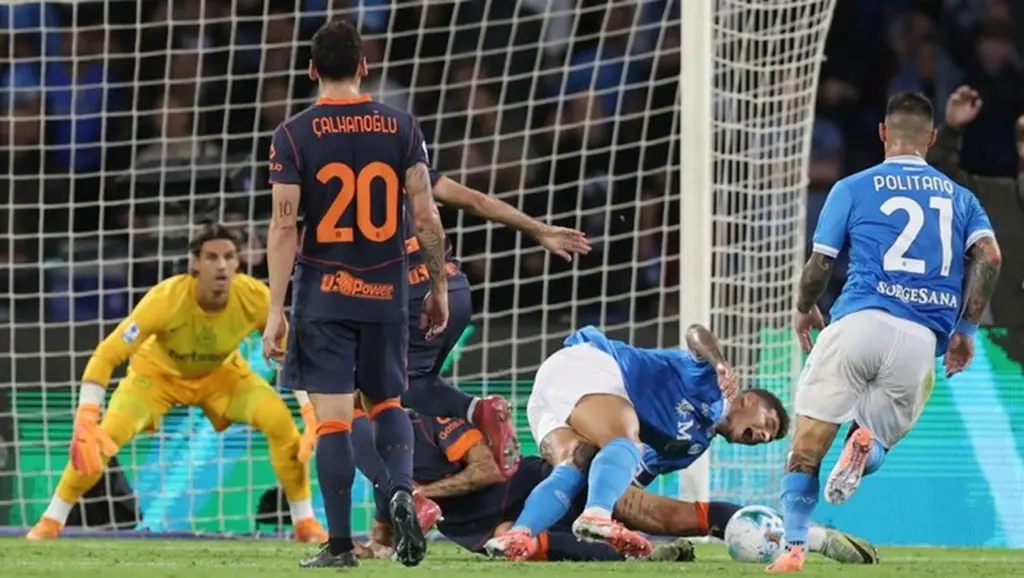 Napoli Saat Menjamu Inter Milan Musim Ini. Foto: Reuters/ciro De Luca