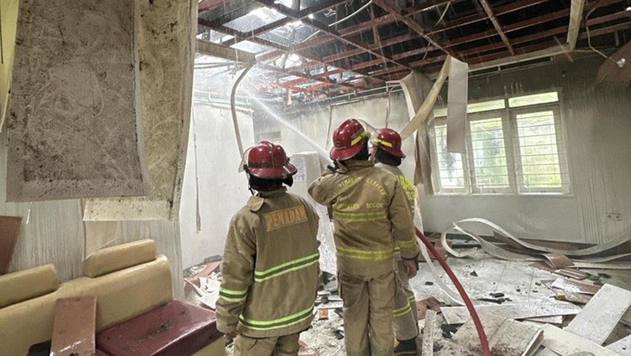 Vila di Puncak Bogor Dilalap Api Akibat Korsleting Listrik, WNA Sewa Jadi Saksi