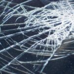 Mobil Listrik Tabrak Pesepeda di Sudirman, Korban Lansia Terluka di Kepala