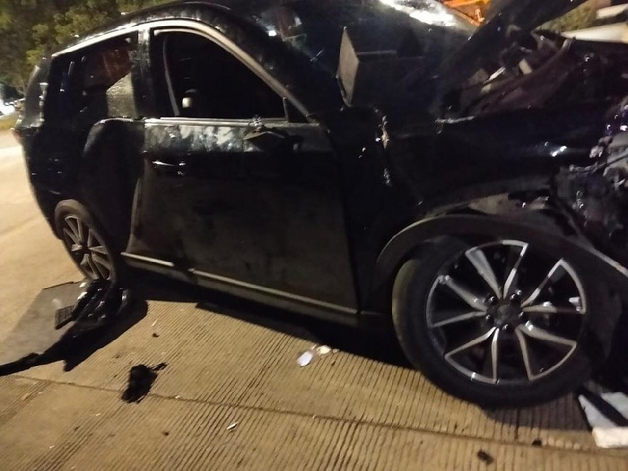 Mobil Tabrak Lari di Jakbar Lalu Tertemper KA di Jakut, 1 Tewas