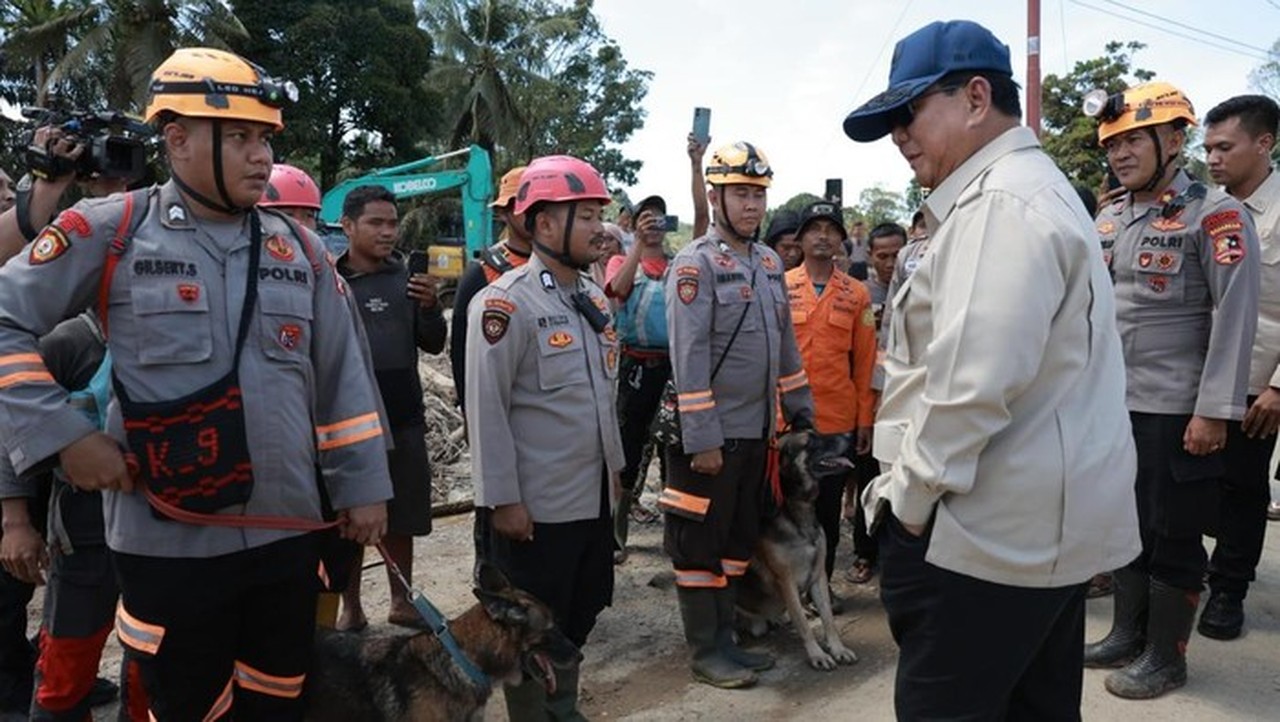 Prabowo Subianto: Kerja Siang Malam Perlu untuk Percepat Pemulihan Pascabencana
