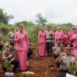 Upacara Kenaikan Pangkat Polres Bogor Diwarnai Aksi Tanam Pohon untuk Korban Bencana
