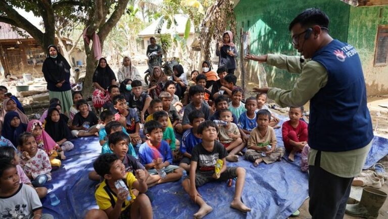 TelkomGroup Salurkan Bantuan Kemanusiaan dan Pendampingan Psikologis untuk Anak-anak Korban Banjir Aceh Tamiang