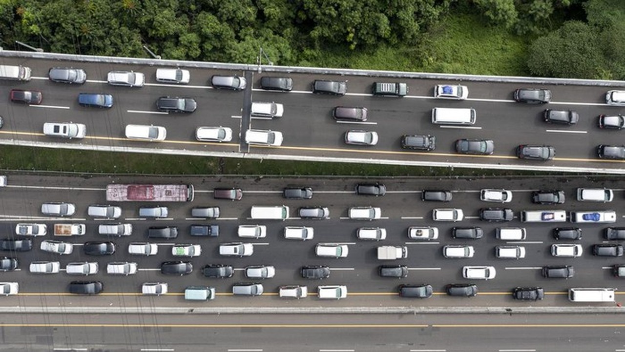 Puncak Arus Balik Nataru: 196 Ribu Kendaraan Diprediksi Kembali ke Jabotabek Hari Ini