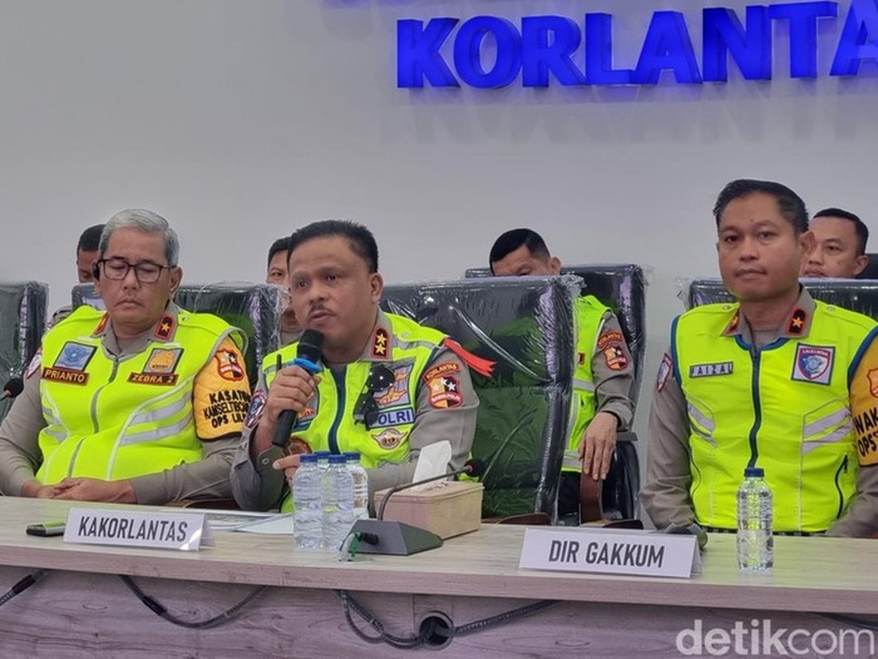Kakorlantas Polri: WFA dan Pembatasan Truk Sumbu Tiga Efektif Urai Lalin Mudik Lebaran 2026 Kakorlantas Polri: WFA dan Pembatasan Truk Sumbu Tiga Efektif Urai Lalin Mudik Lebaran 2026
