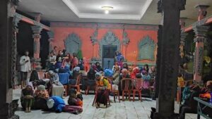 Santri di Bali Belajar Tanpa Meja dan Buku Layak Pasca Banjir, Butuh Uluran Tangan