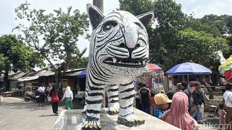 Patung Macan Kediri Viral Mirip Kuda Nil, Sempat Ditawar Rp 180 Juta dan Jadi Objek Wisata Dadakan