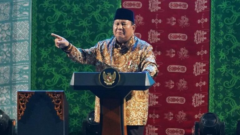 Prabowo Subianto Tanggapi Tuduhan Hidupkan Militerisme: Panggil Ahli Hukum Cari Batas Otoriter
