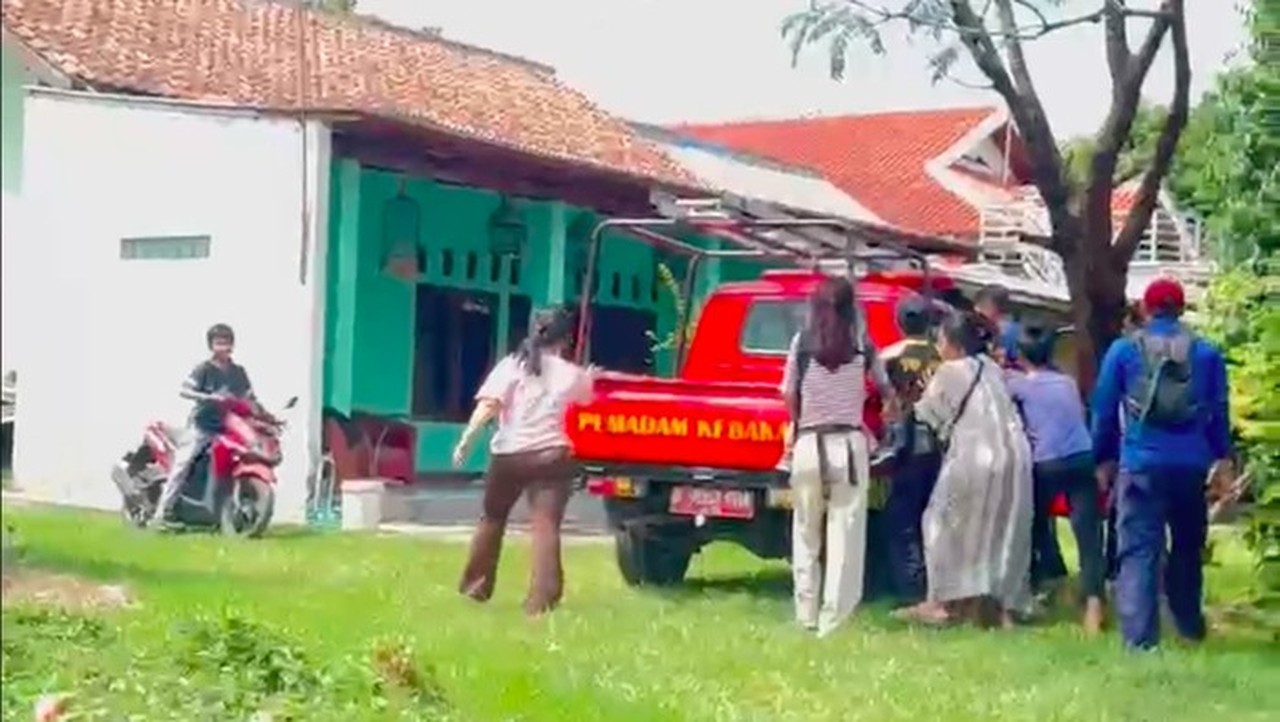 ABG di Tambun Kabur dari Rumah, Damkar Turun Tangan Jemput untuk Disunat