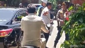 Menteri Kabinet Merah Putih Berkumpul di Hambalang untuk Retret Kedua, Trenggono Tiba dengan Motor