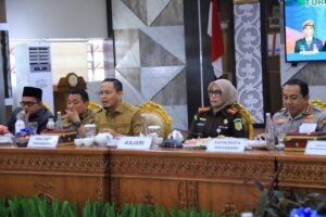 Forkopimda Pekanbaru Sepakat Tertibkan Kabel Fiber Optik yang Mengancam Keselamatan Warga