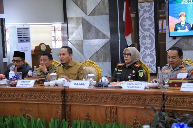 Forkopimda Pekanbaru Sepakat Tertibkan Kabel Fiber Optik yang Mengancam Keselamatan Warga