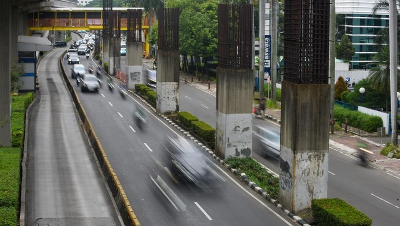 Pekan Depan Tiang Monorel Jakarta Dibongkar Tanpa Penutupan Jalan Pekan Depan Tiang Monorel Jakarta Dibongkar Tanpa Penutupan Jalan