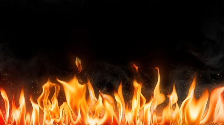 Ponsel Terlalu Lama Di-charge Picu Kebakaran Rumah di Depok, Satu Warga Luka-luka