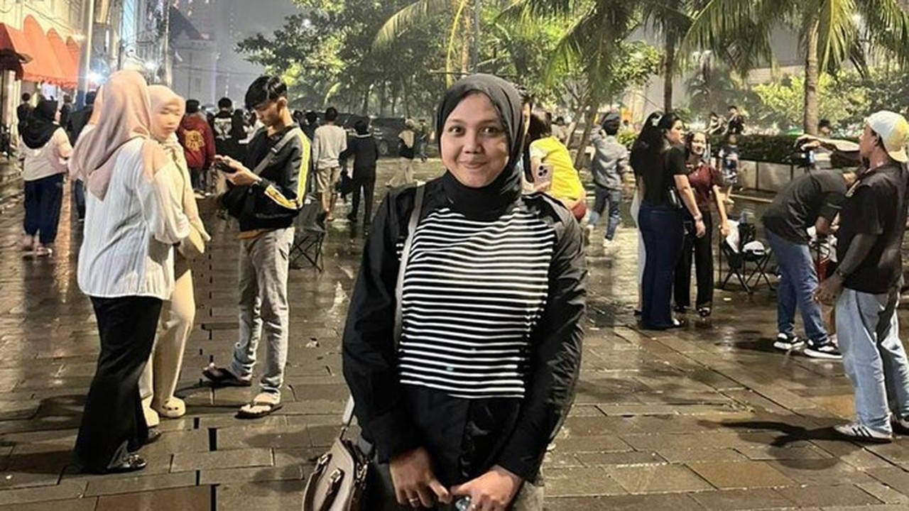 Hujan Tak Gentar, Ribuan Warga Padati Perayaan Tahun Baru di Kota Tua Jakarta Hujan Tak Gentar, Ribuan Warga Padati Perayaan Tahun Baru di Kota Tua Jakarta