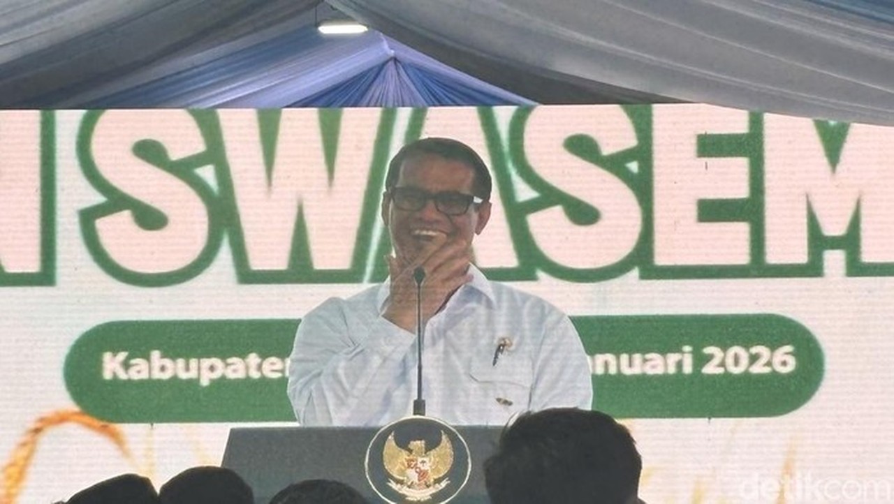 Momen Mentan Amran Salah Panggil Dedi Mulyadi Jadi Ridwan Kamil: “Eh, Astagfirullah” Momen Mentan Amran Salah Panggil Dedi Mulyadi Jadi Ridwan Kamil: “Eh, Astagfirullah”