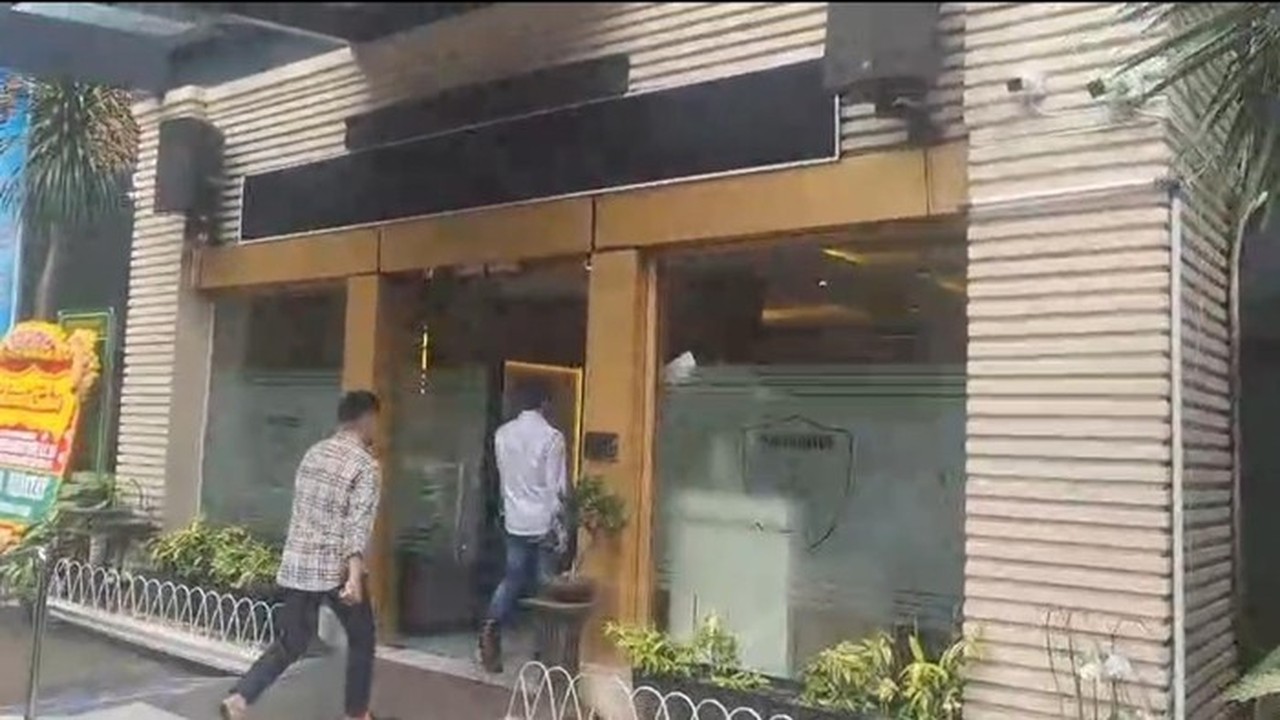 Richard Lee Penuhi Panggilan Penyidik Polda Metro Jaya Sebagai Tersangka Kasus Kesehatan Richard Lee Penuhi Panggilan Penyidik Polda Metro Jaya Sebagai Tersangka Kasus Kesehatan