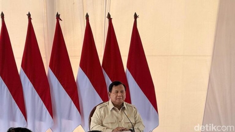 Prabowo Minta Maaf Belum Kunjungi Semua Titik Bencana, Akui Kesulitan Daerah Prabowo Minta Maaf Belum Kunjungi Semua Titik Bencana, Akui Kesulitan Daerah