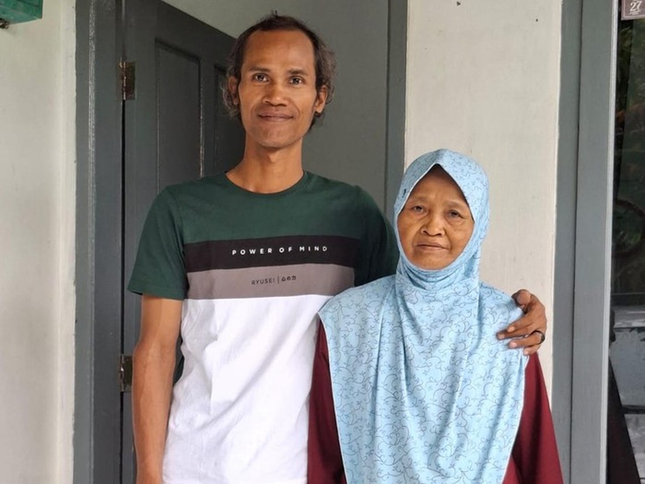 Viral Zainuddin Bertemu Ibu di Cilacap Setelah 32 Tahun Terpisah Berkat Unggahan Media Sosial