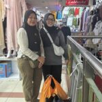 Jelang Idul Fitri, Warga Serbu Tanah Abang Cari Baju Lebaran Murah Sejak Dini