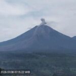 Gunung Semeru Kembali Erupsi Empat Kali, Kolom Abu Capai 700 Meter