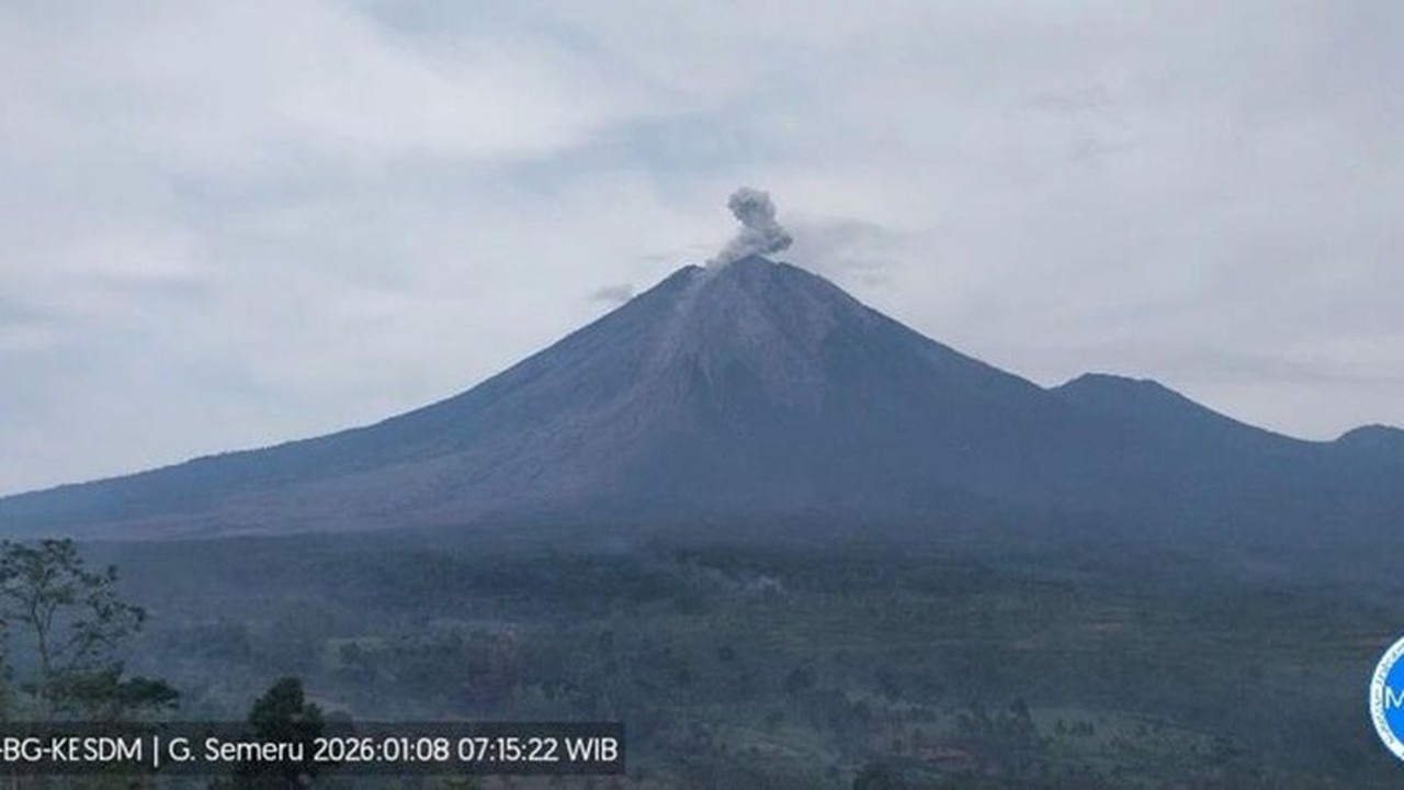 Gunung Semeru Kembali Erupsi Empat Kali, Kolom Abu Capai 700 Meter