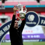 Mikel Arteta Aman di Arsenal Meski Minim Trofi: Filosofi Berbeda dari Enzo Maresca dan Ten Hag