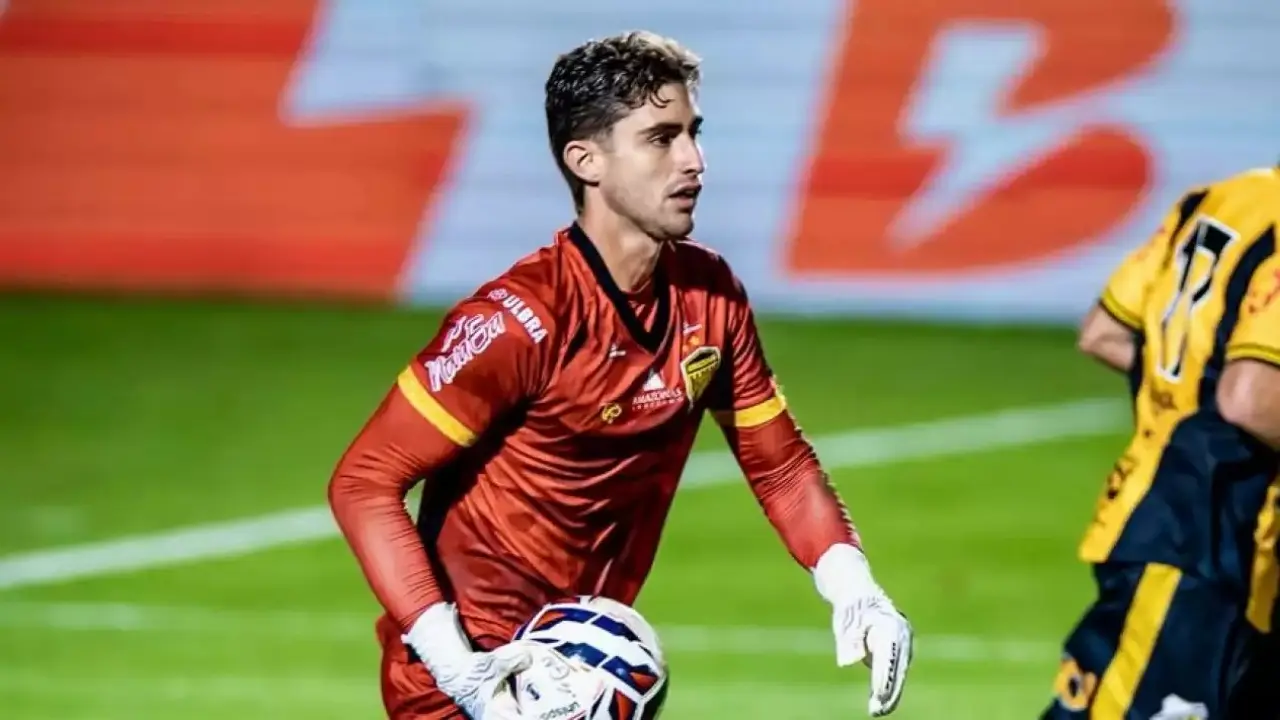 Pedro Caracoci Kiper Asal Brasil Dikabarkan Tinggal Selangkah Lagi Gabung Persija Jakarta