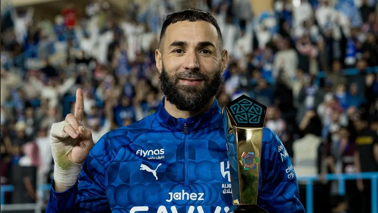 Al Hilal Permalukan Al Okhdood 6 0 Debut Karim Benzema Cetak Hattrick