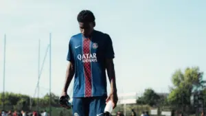 Barcelona Bidik Emmanuel Mbemba dari PSG Sebagai Balasan Transfer Dro Fernandez