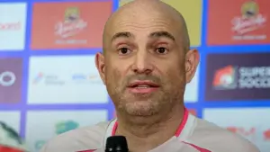 Bernardo Tavares Tekankan Profesionalisme Saat Persebaya Jamu PSM Makassar