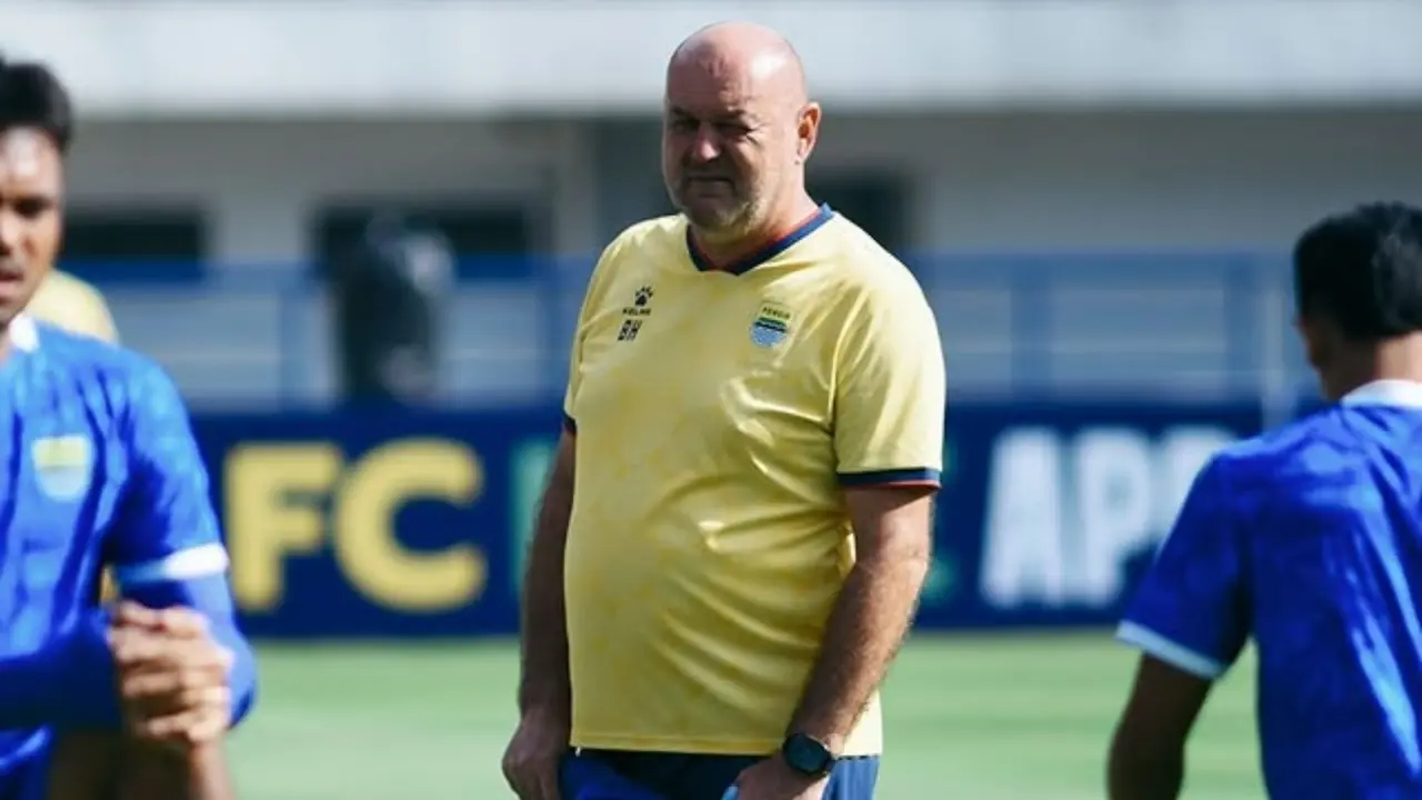 Bojan Hodak Buka Suara Ancaman Sanksi Berat Afc Untuk Persib Bandung Usai Kericuhan Di Gbla