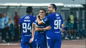Eliano Reijnders Unggah Postingan Usai Persib Menang Lawan Madura United, Tijjani Beri Respons Manis