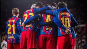 Hansi Flick Serius Benahi Pertahanan Barcelona Akibat Rapuh di Babak Pertama