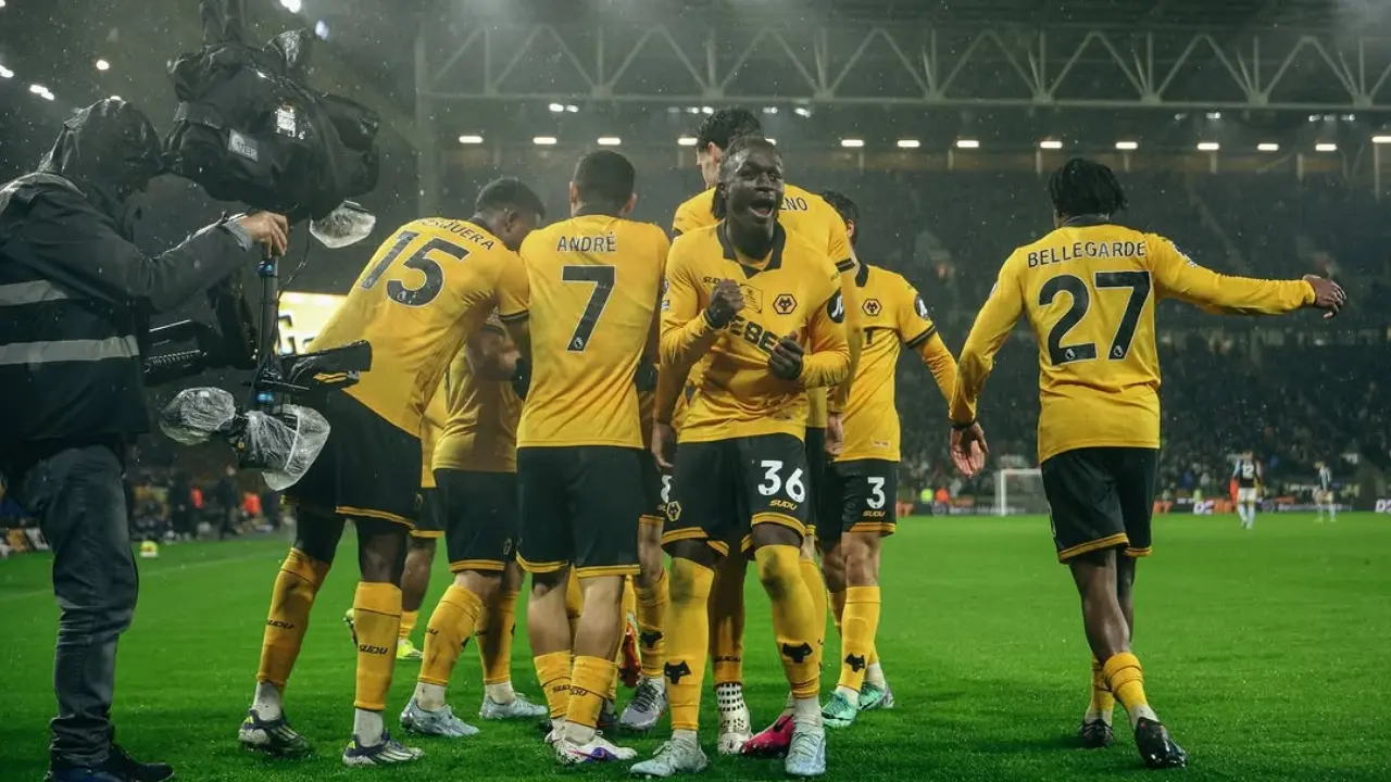 Hasil Wolves Vs Aston Villa 2 0 Joao Gomes Dan Rodrigo Bawa Wolverhampton Menang