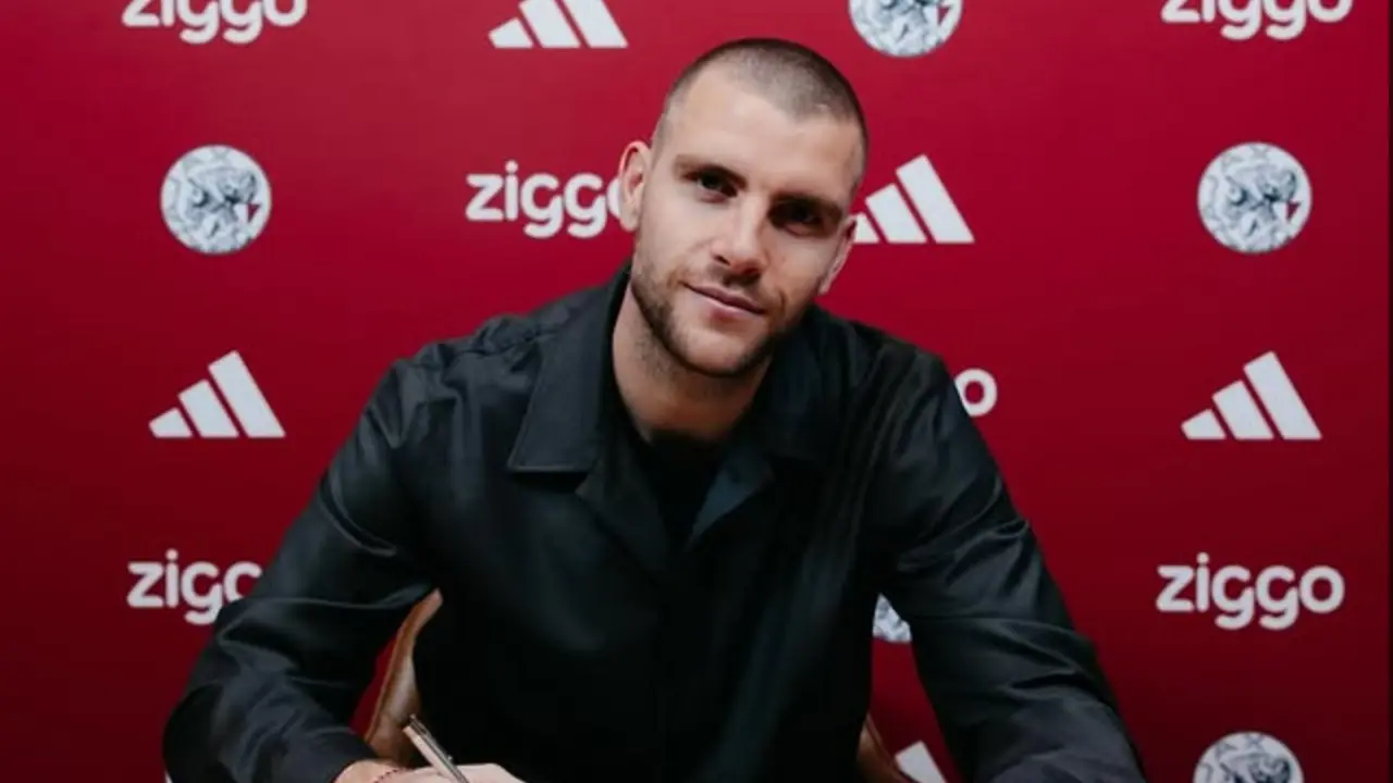 Maarten Paes Jalani Latihan Perdana Di Ajax Siap Debut Akhir Pekan Ini