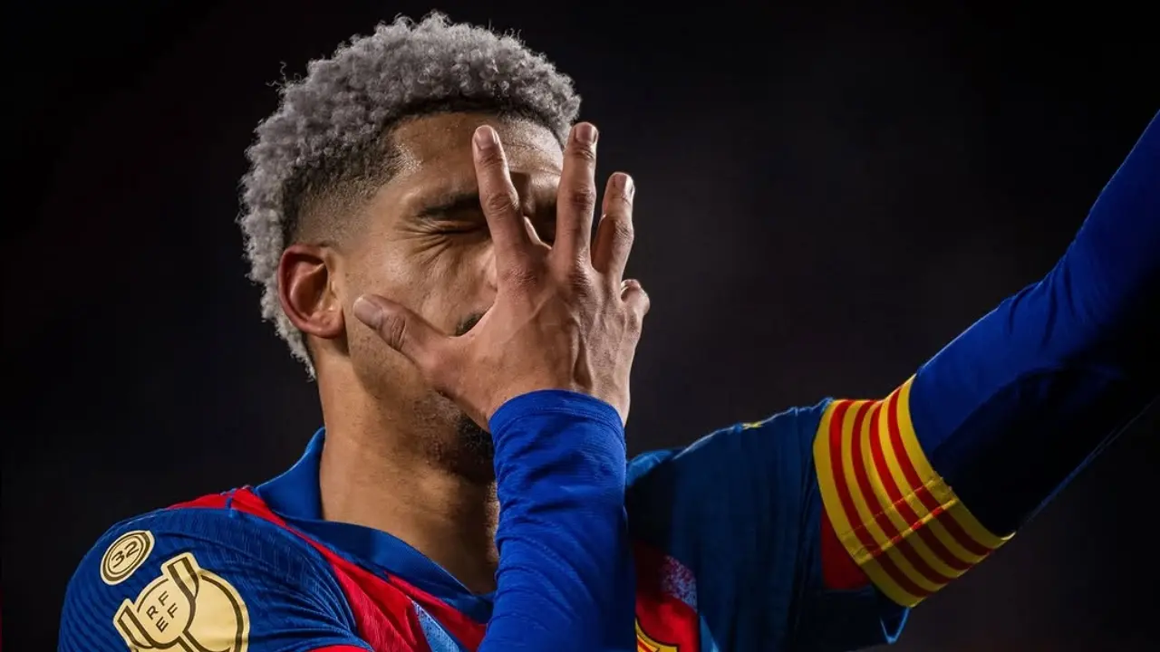 Ronald Araujo Ungkap Peran Besar Hansi Flick Dalam Pemulihan Mentalnya