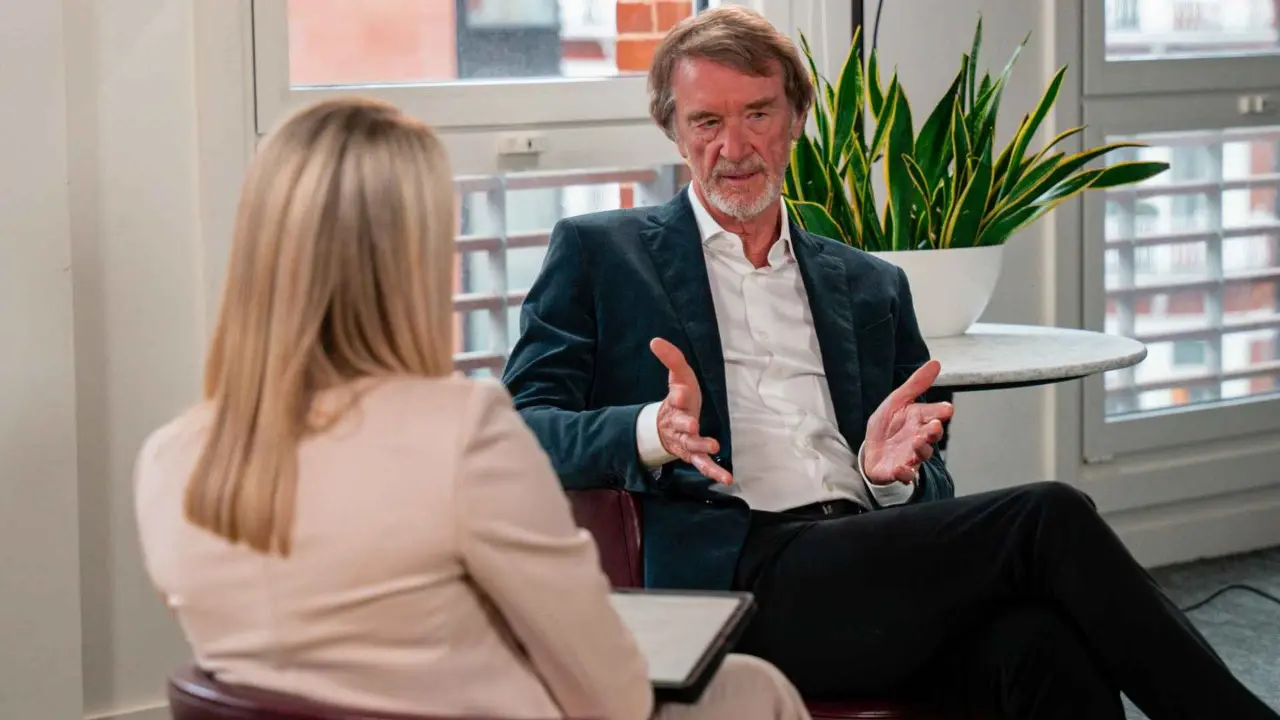 Sir Jim Ratcliffe Minta Maaf Ke Glazer Usai Komentar Imigrasi Picu Kontroversi Man United