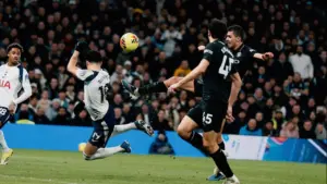 Tottenham Hotspur vs Manchester City Berakhir 2-2, Gol Kontroversial Solanke Warnai Drama