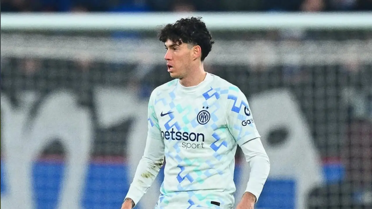Alessandro Bastoni Pertimbangkan Hengkang Ke Barcelona Akibat Tekanan Suporter Serie A