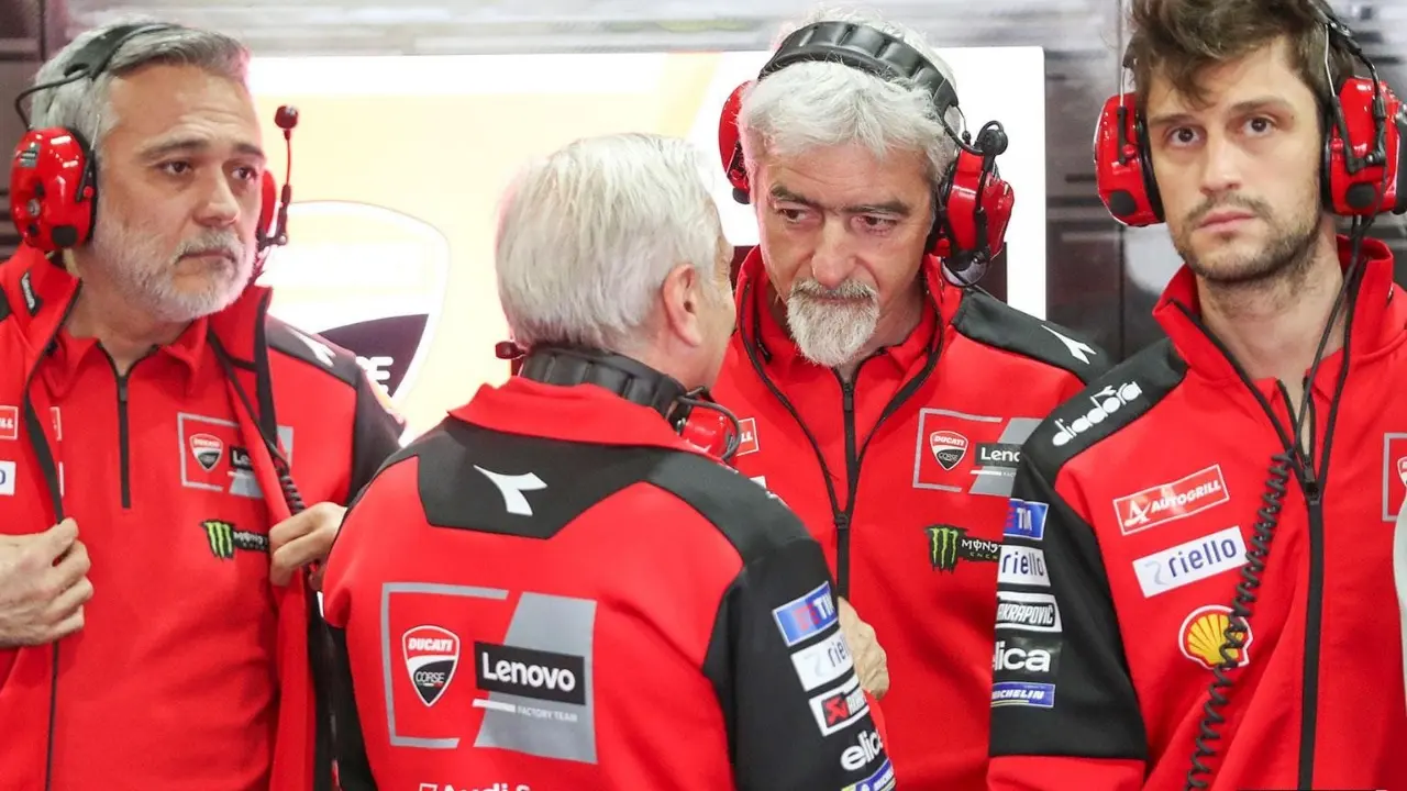 Aprilia Menggila Di Motogp Thailand 2026 Bos Ducati Tertangkap Kamera Tampak Cemas