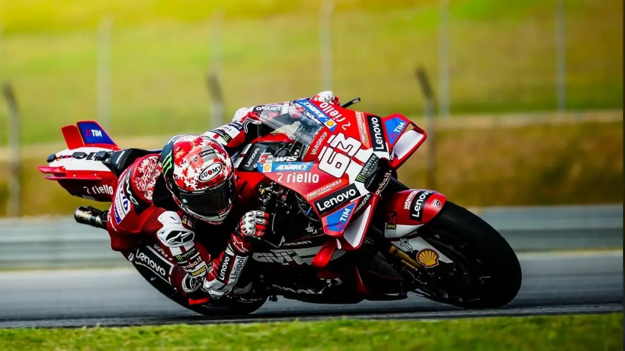 Bagnaia Ungkap Stabilitas Mesin Gp26 Pengamat Sebut Ducati Mungkin Kembali Ke Mesin Gp24