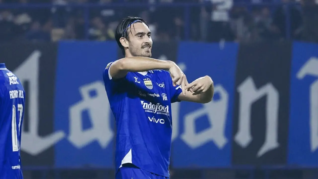 Hasil Sementara Persib Bandung Vs Persik Kediri 3 0 Gol Tambahan Andrew Jung Perlebar Keunggulan Tuan Rumah