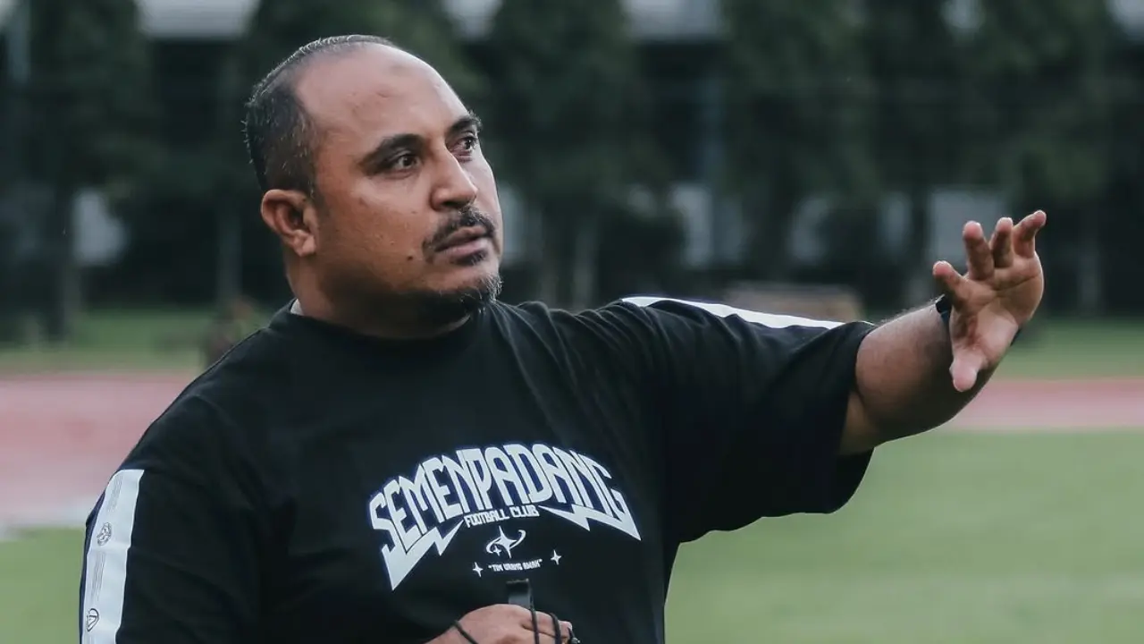 Imran Nahumarury Anggap 10 Laga Sisa Semen Padang Sebagai Final Untuk Bertahan Di Liga 1